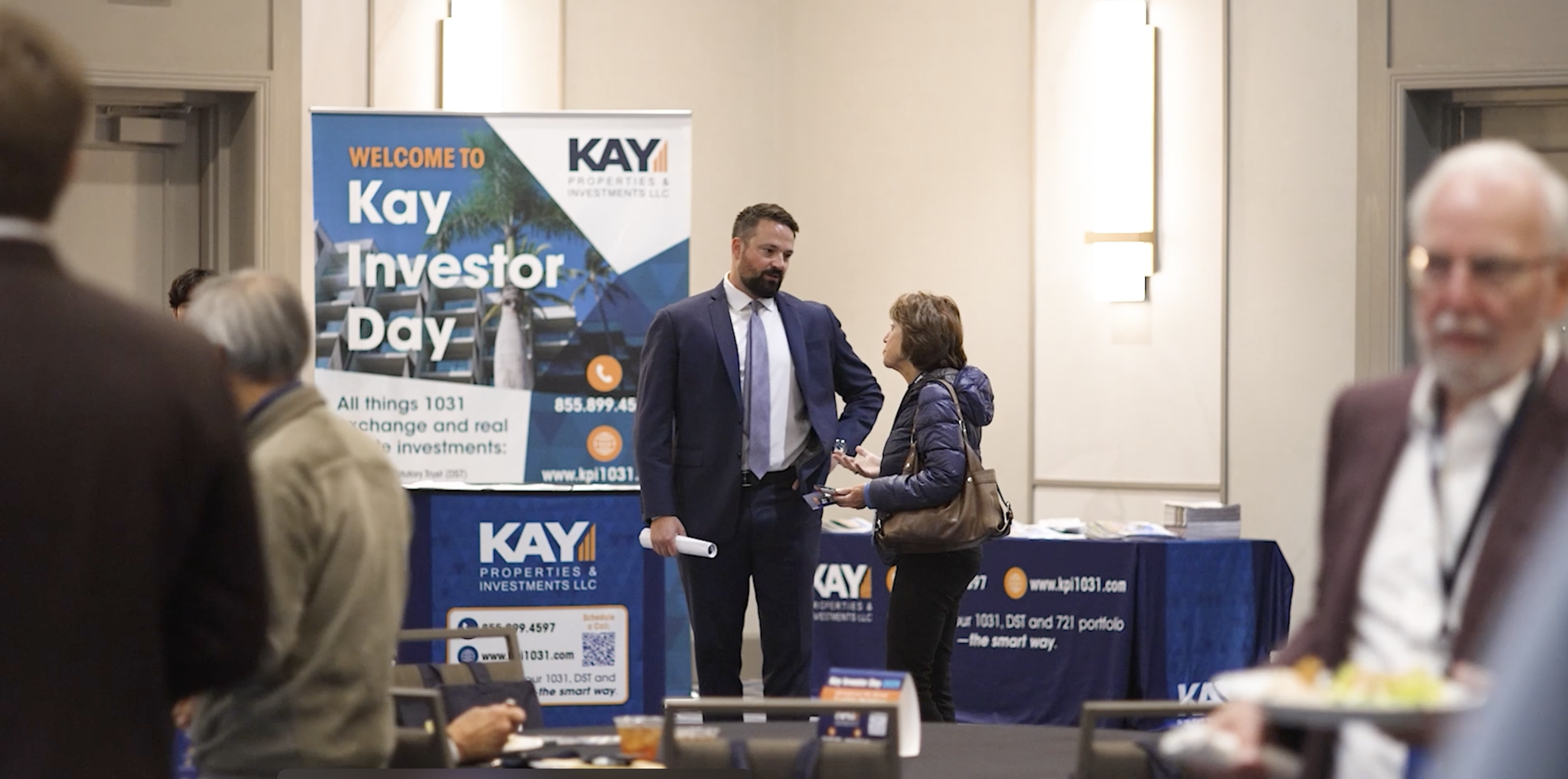 Image of Dwight Kay speaking with accredited investors for 1031 Exchange and 721 UPREIT Insights